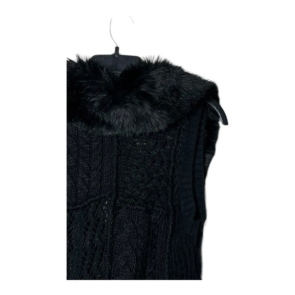 1419.‎ LAUREN RALPH LAUREN KNITTED SLEEVELESS VEST WITH FAUX FUR BLACK IN COLOR - Picture 7 of 9